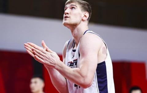 祁连山猫队击败塞外雄鲨队，射击季后赛上演裁判判罚引热议！外援联手发威-9体育